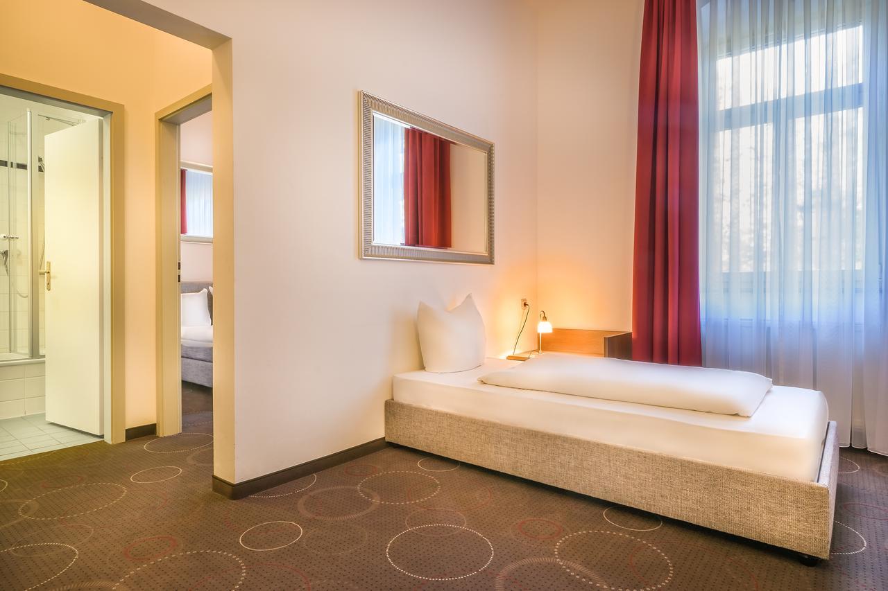 Hotel Am Bonhoefferplatz Dresden Bagian luar foto