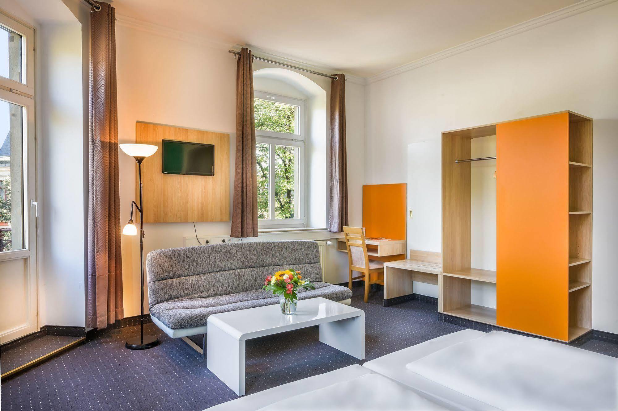 Hotel Am Bonhoefferplatz Dresden Bagian luar foto