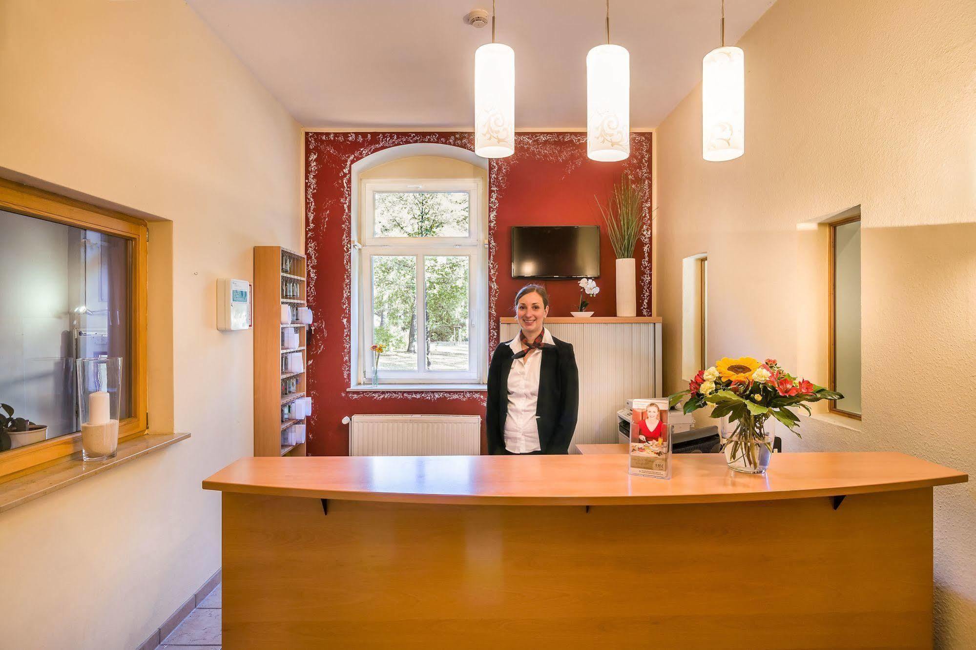 Hotel Am Bonhoefferplatz Dresden Bagian luar foto